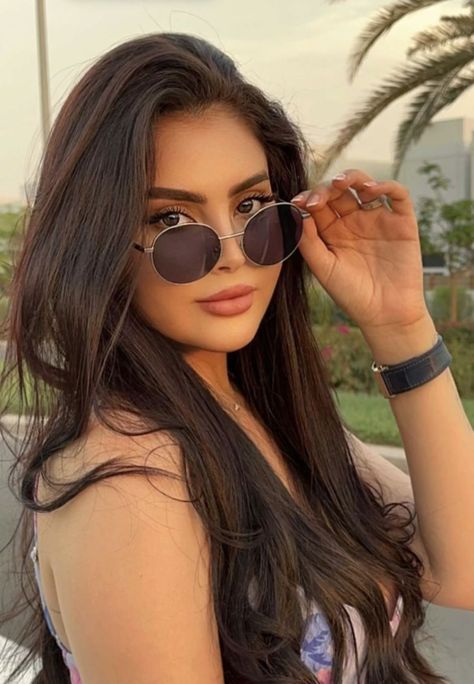 Elif T.